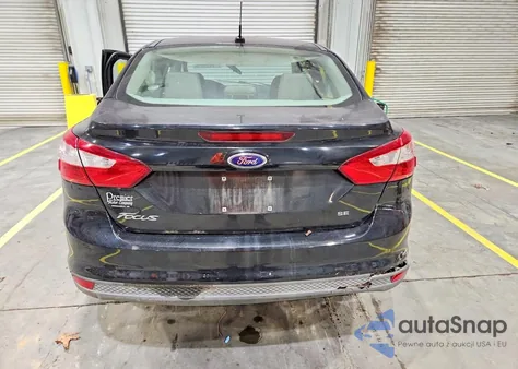 2014 Ford Focus Se z USA, uszkodzony, nr VIN 1FADP3F2XEL280142